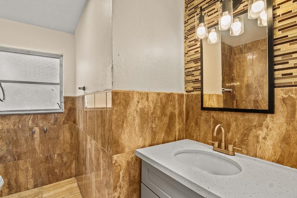 CRYSTAL SANDS - Residential