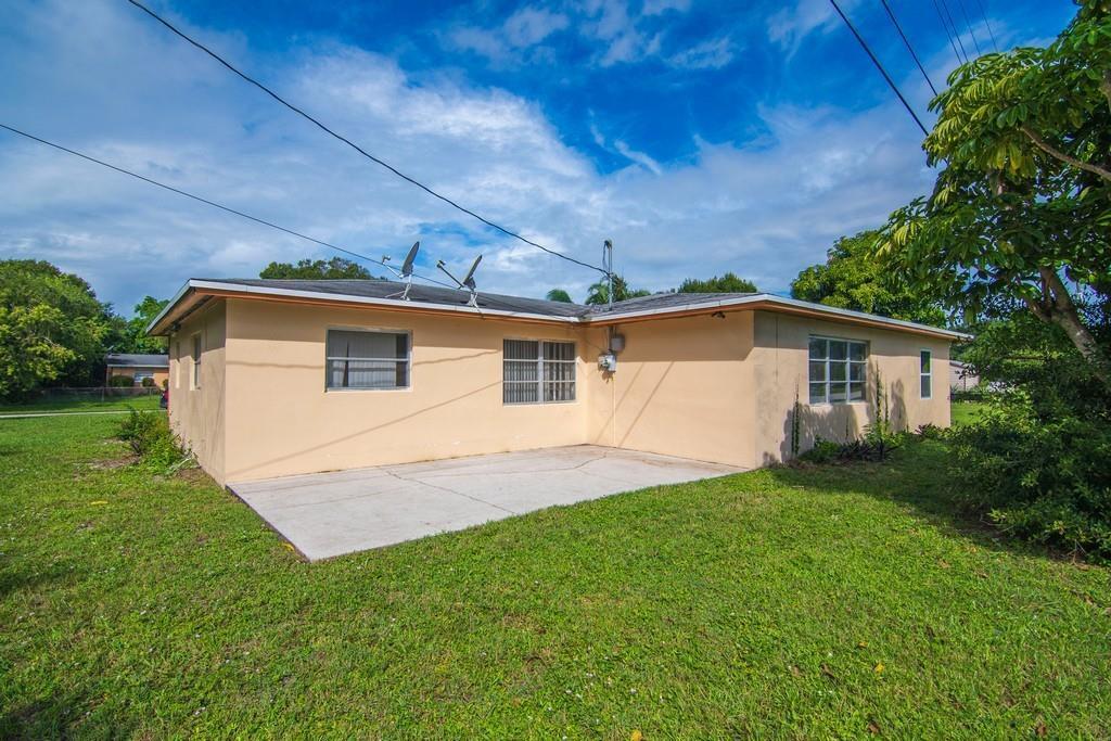 CRYSTAL SANDS - Residential