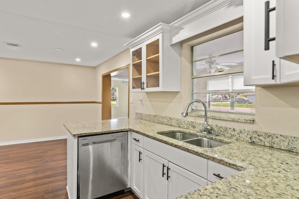 CRYSTAL SANDS - Residential