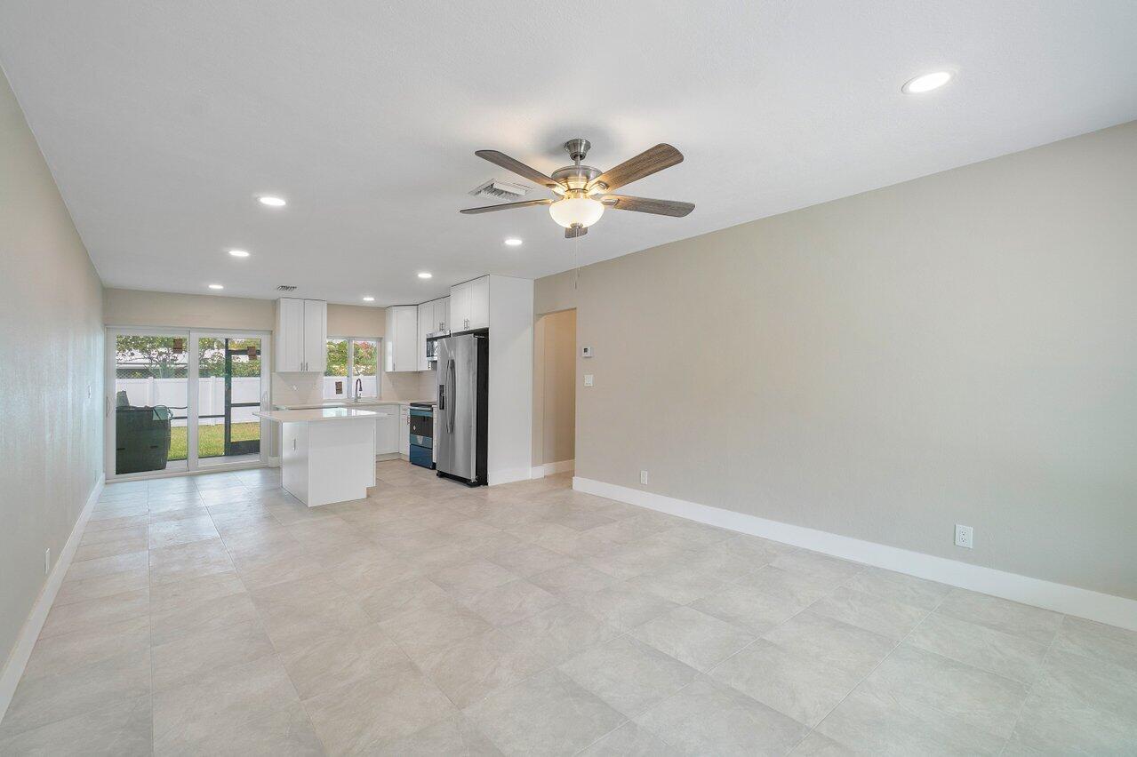 GATEWAY VILLAS - Residential Lease