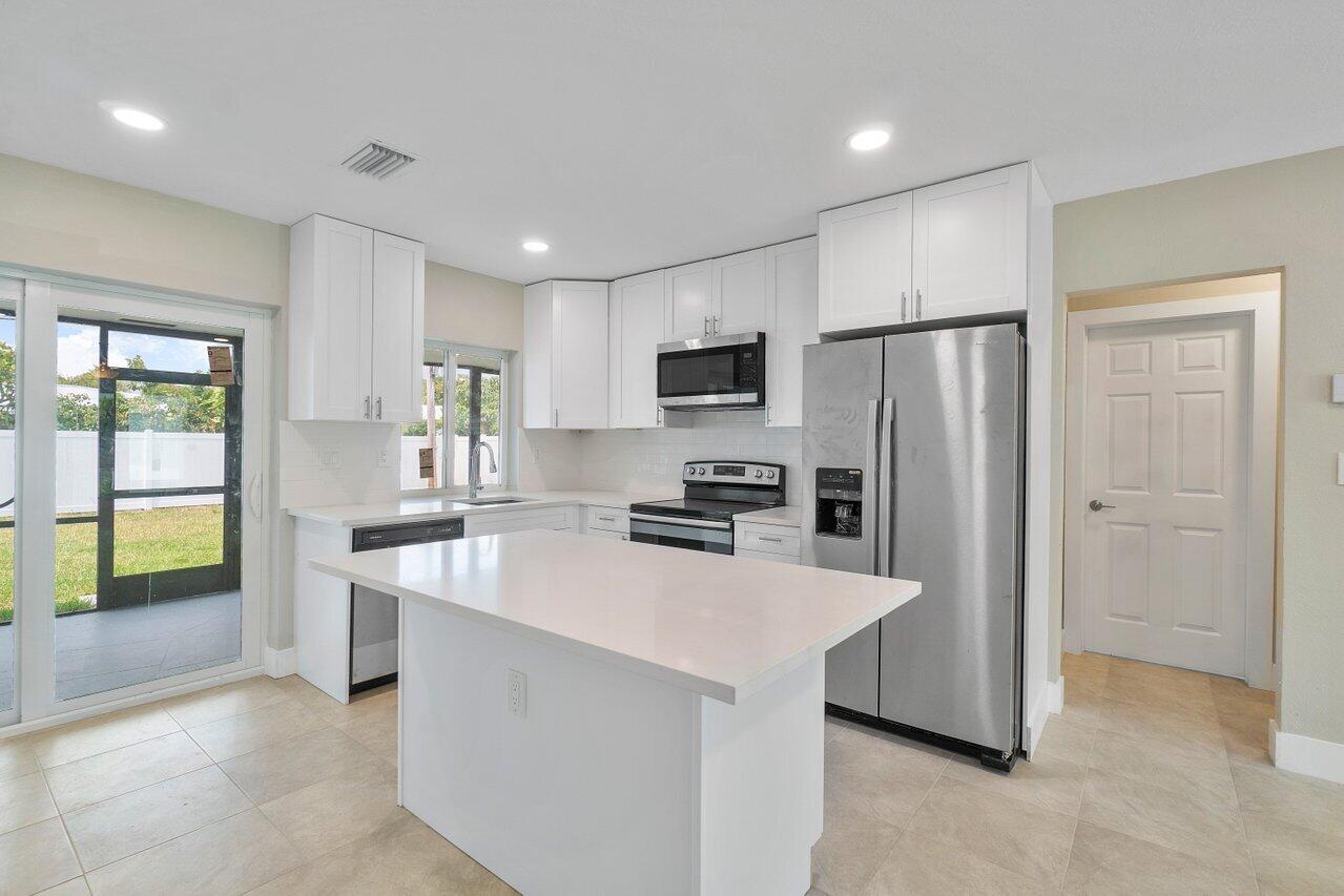 GATEWAY VILLAS - Residential Lease