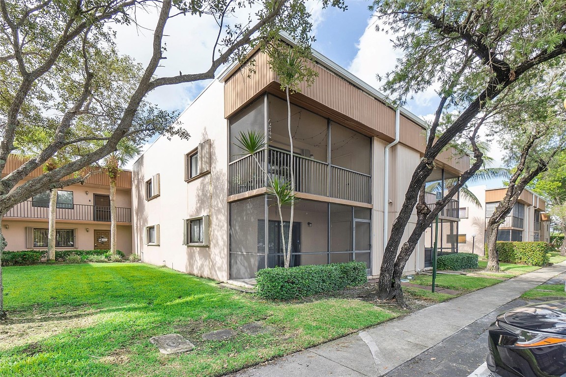 Tamarac Gardens - Residential