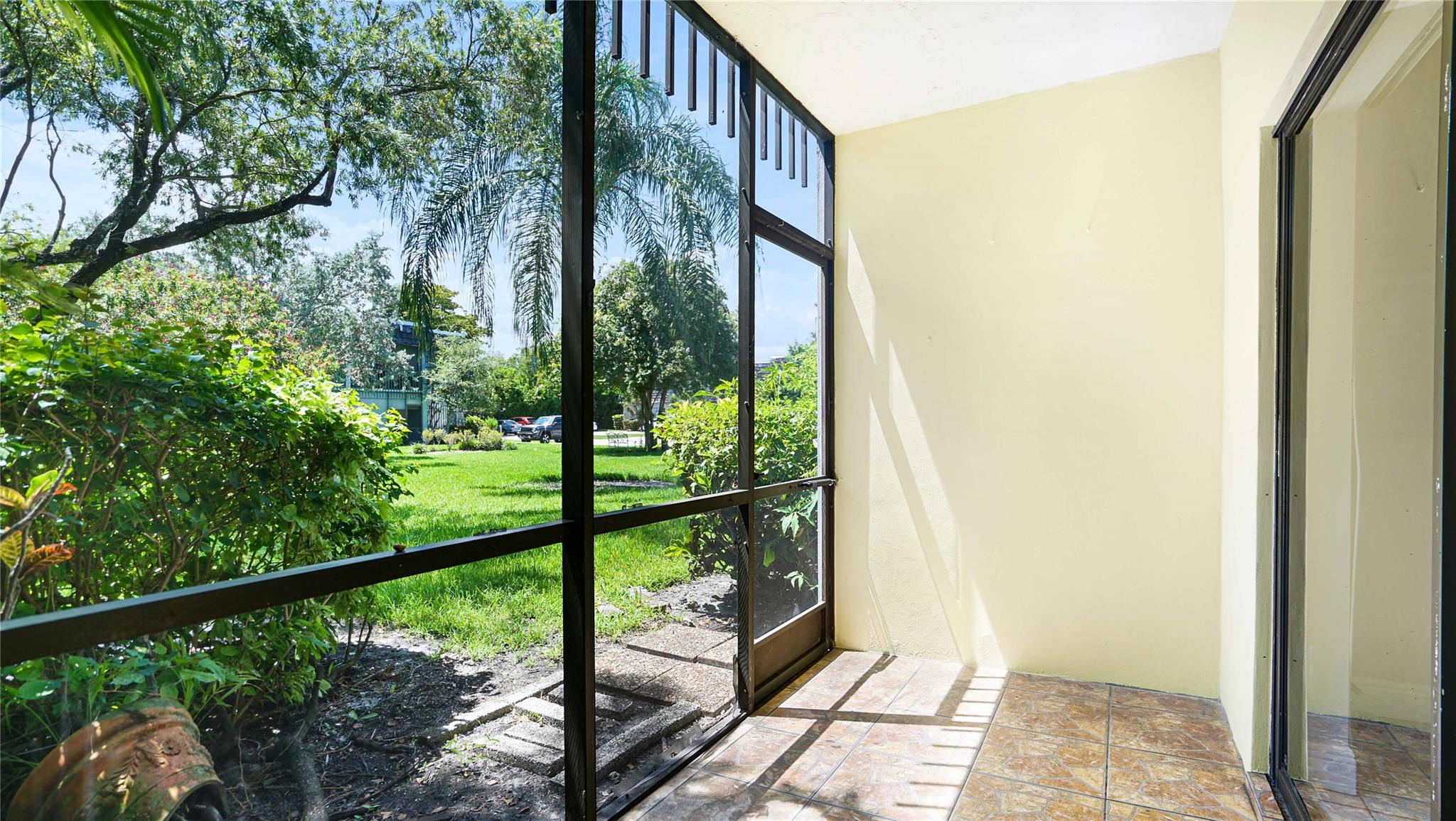 OAKLAND SHORES - Residential Lease