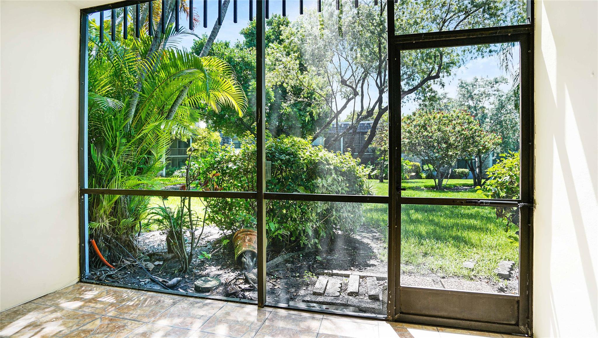 OAKLAND SHORES - Residential Lease