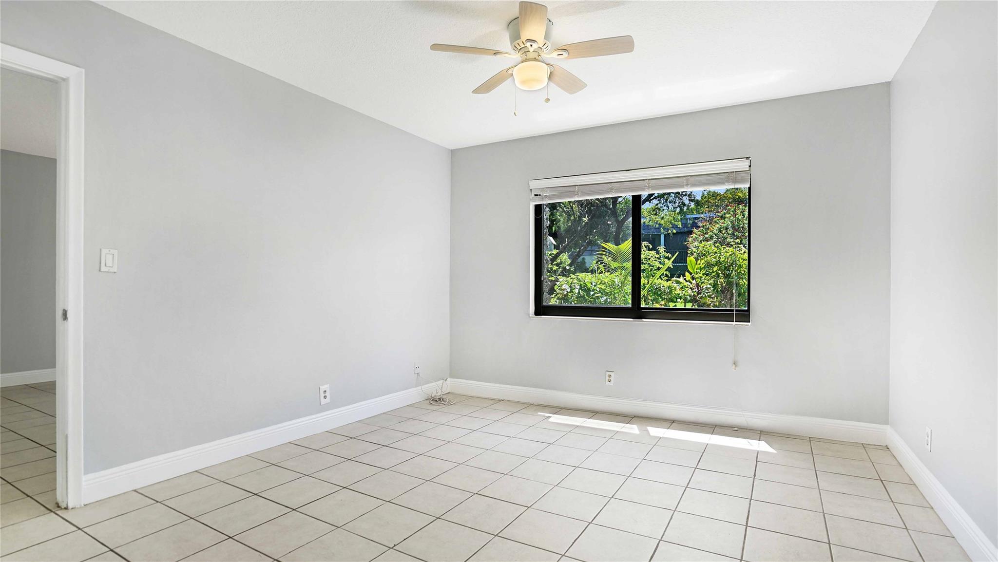 OAKLAND SHORES - Residential Lease
