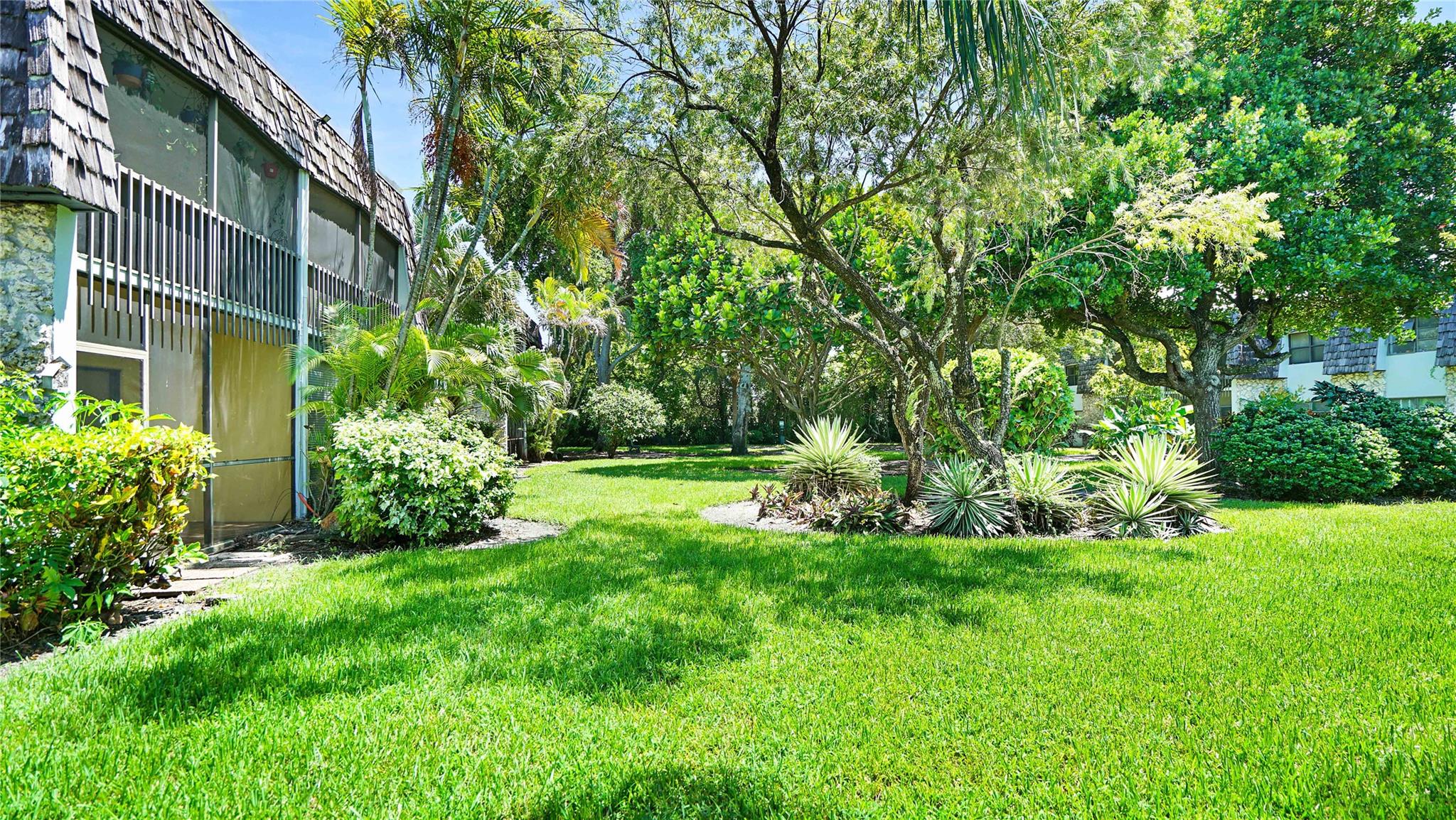 OAKLAND SHORES - Residential Lease