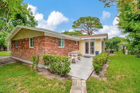 A home in Lake Worth