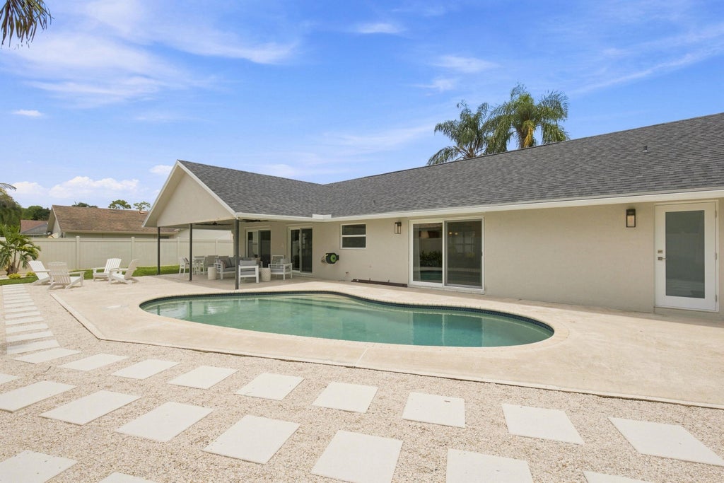Photo of 1259 BARNSTAPLE CIR, Wellington, FL 33414 (MLS # B26061487)
