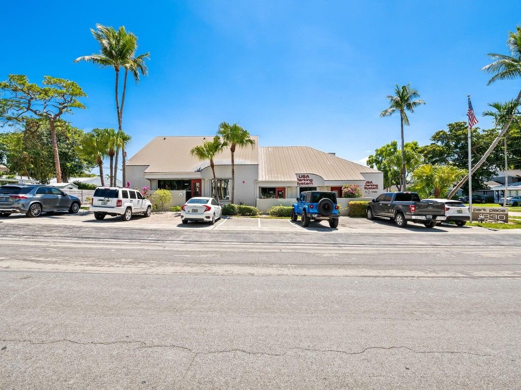 Photo of 1330 SE 4th Avenue #F, Fort Lauderdale, FL 33316 (MLS # F10523069)