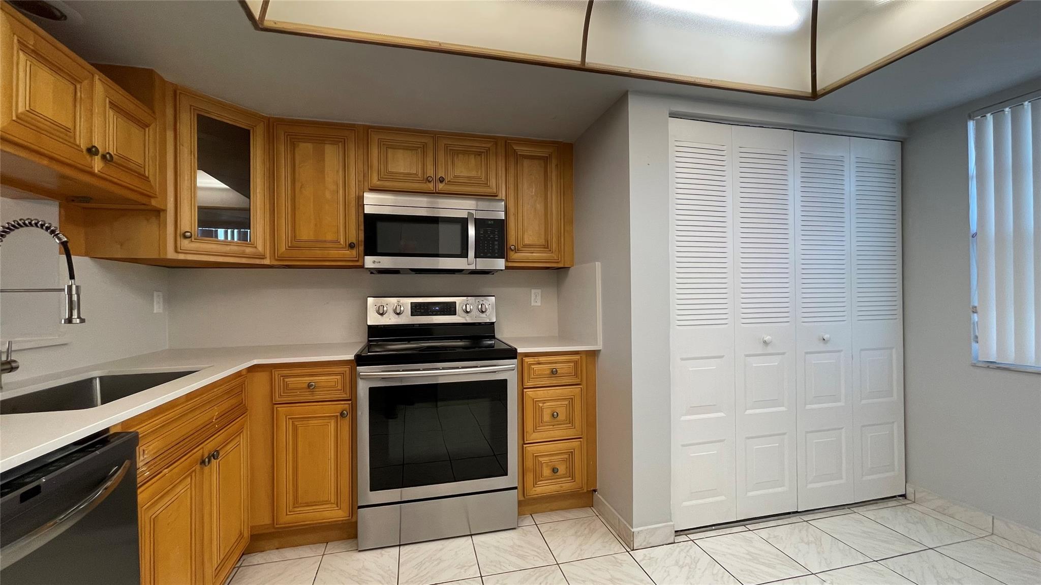 16 Of Palm Spgs 2 Condo - Residential Lease