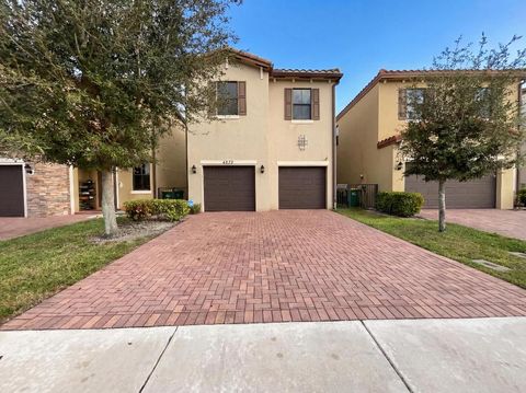 4879 NW 55th Place Fort Lauderdale FL 33319