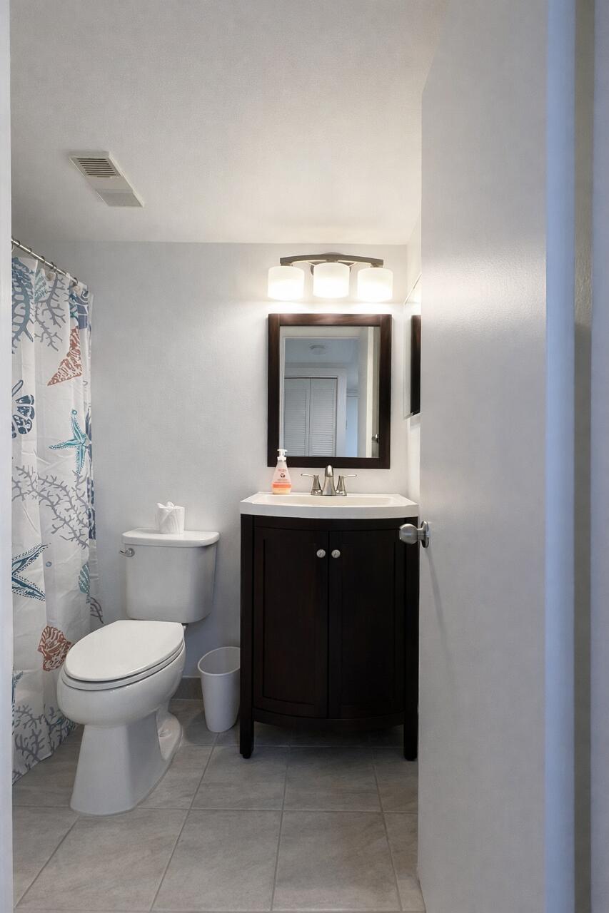 LUCERNE LAKES GOLF COLONY CONDS 1 THRU 12 & 14 - Residential Lease