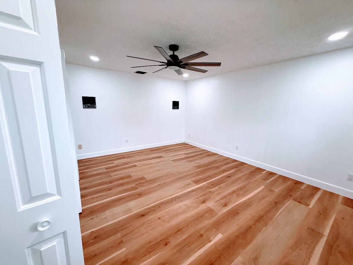RIVER PARK-UNIT 4 - Residential Lease