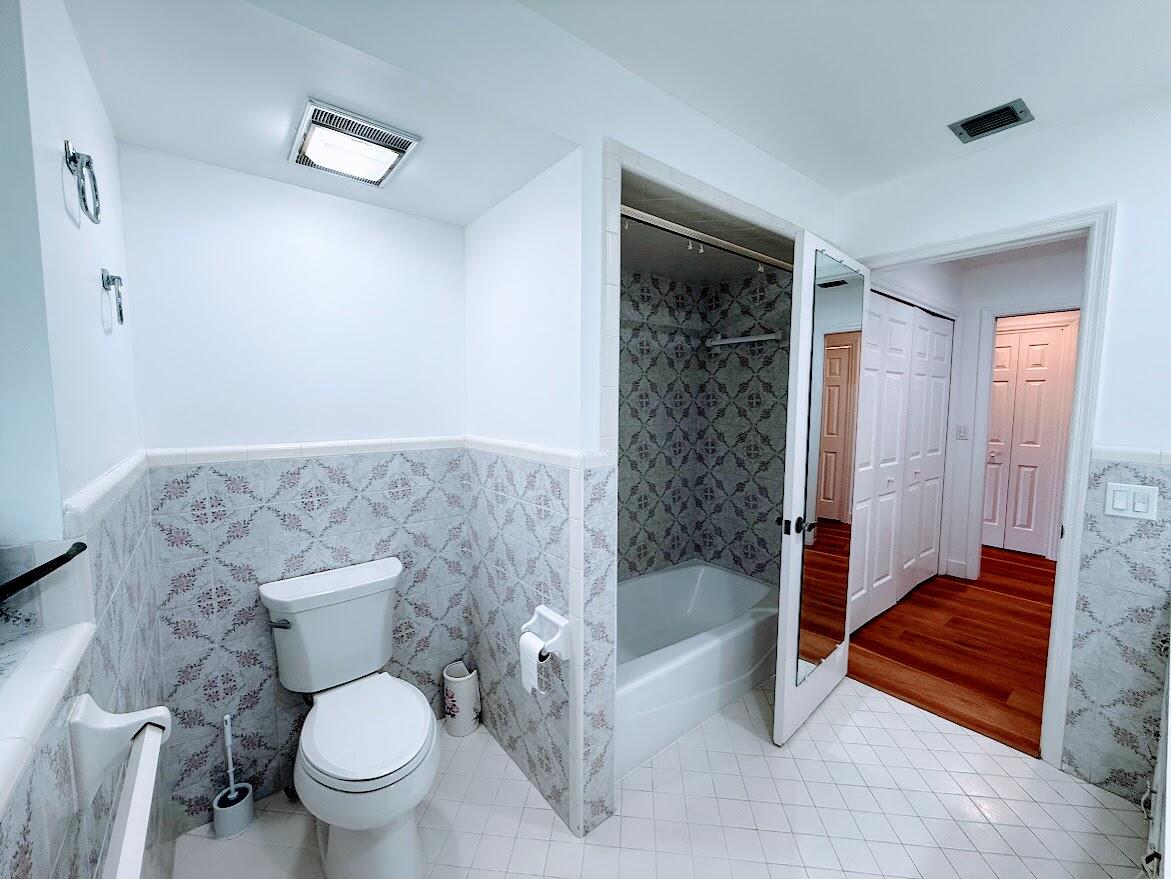 RIVER PARK-UNIT 4 - Residential Lease