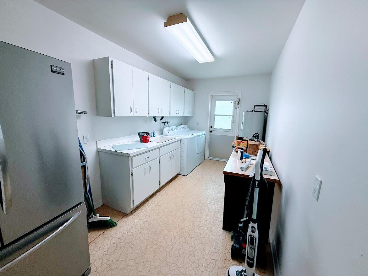 RIVER PARK-UNIT 4 - Residential Lease