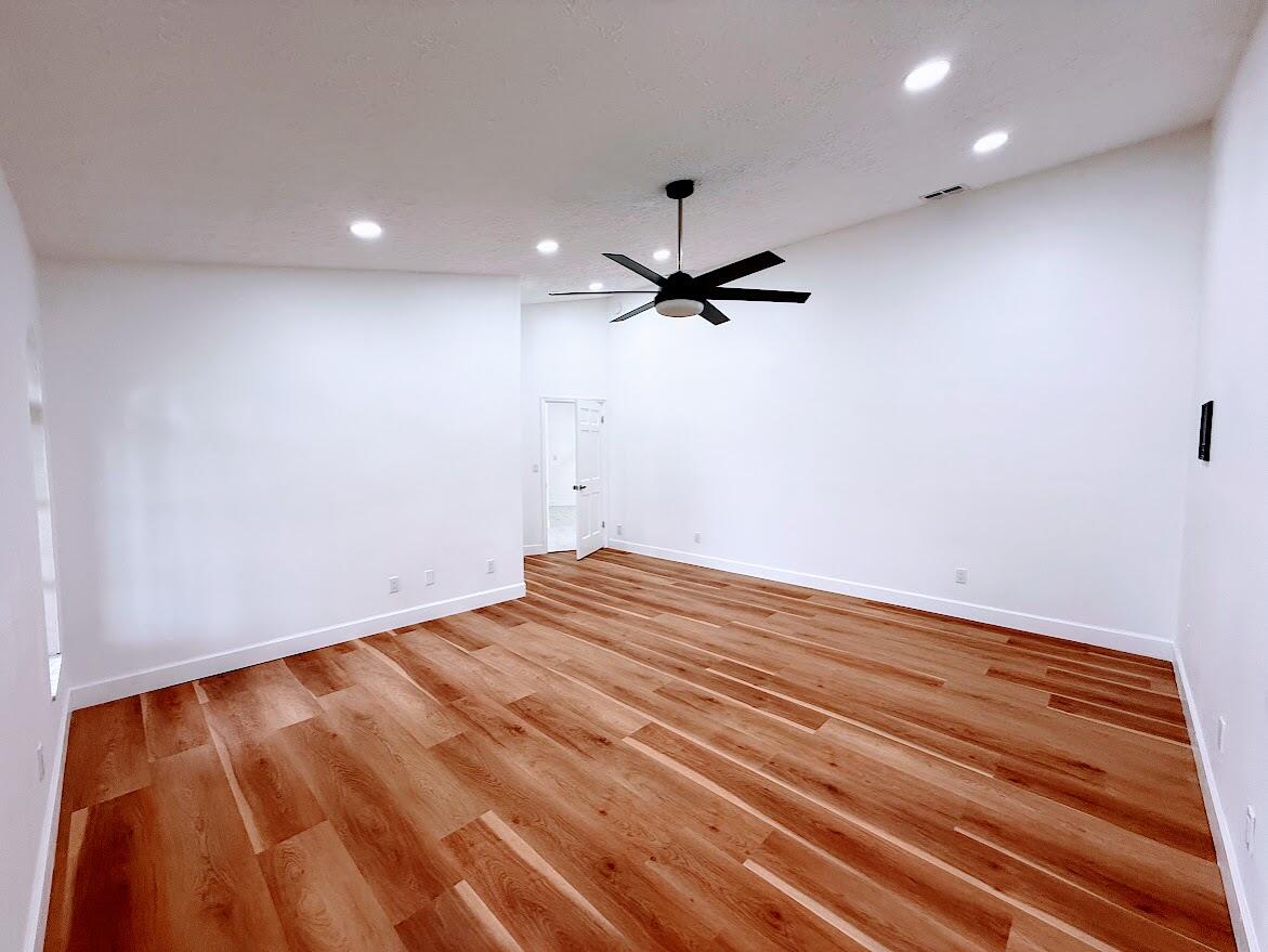 RIVER PARK-UNIT 4 - Residential Lease