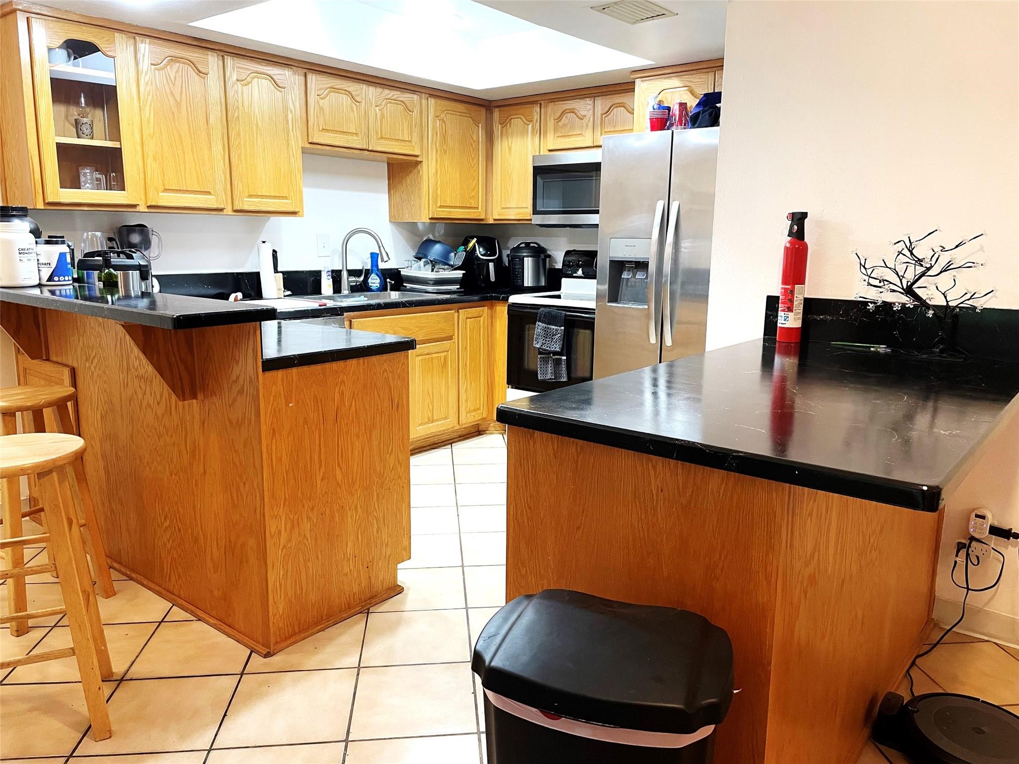 Valencia Village Condo Ph - Residential Lease