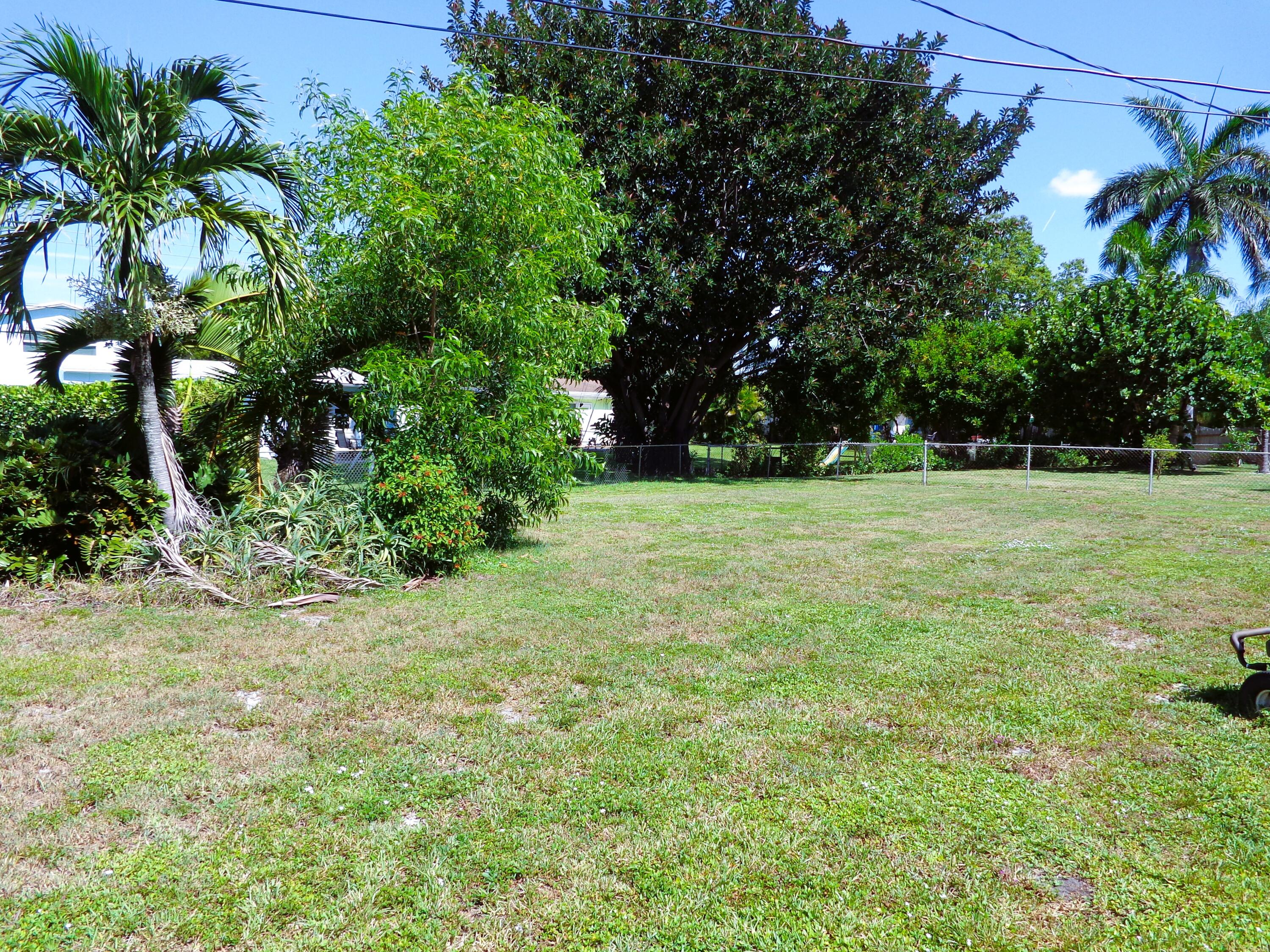 800 Alamanda Drive