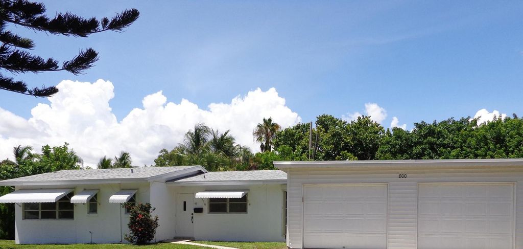 Photo of 800 Alamanda Drive, North Palm Beach, FL 33408 (MLS # R11120506)