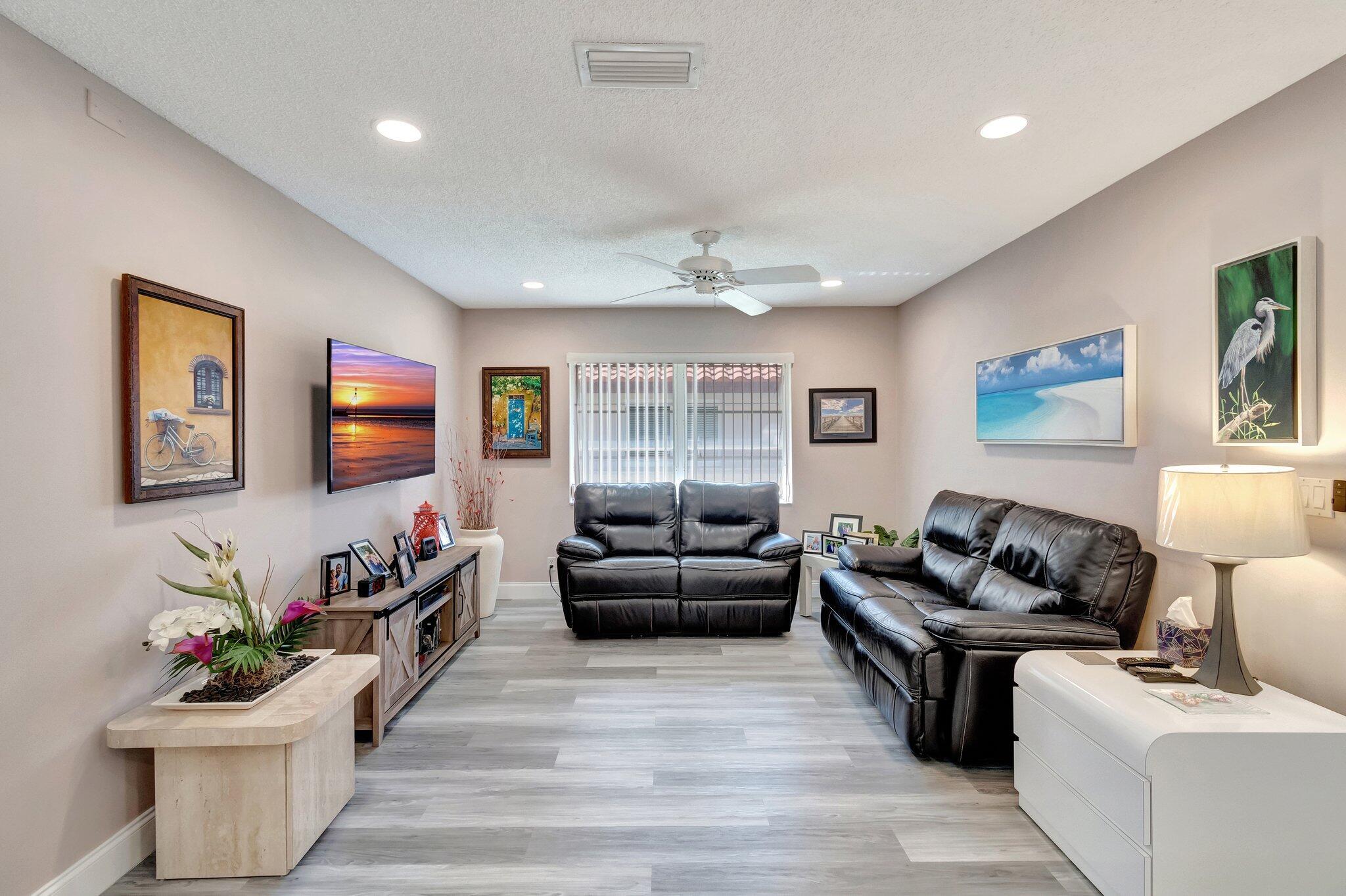 HUNTINGTON POINTE - Residential