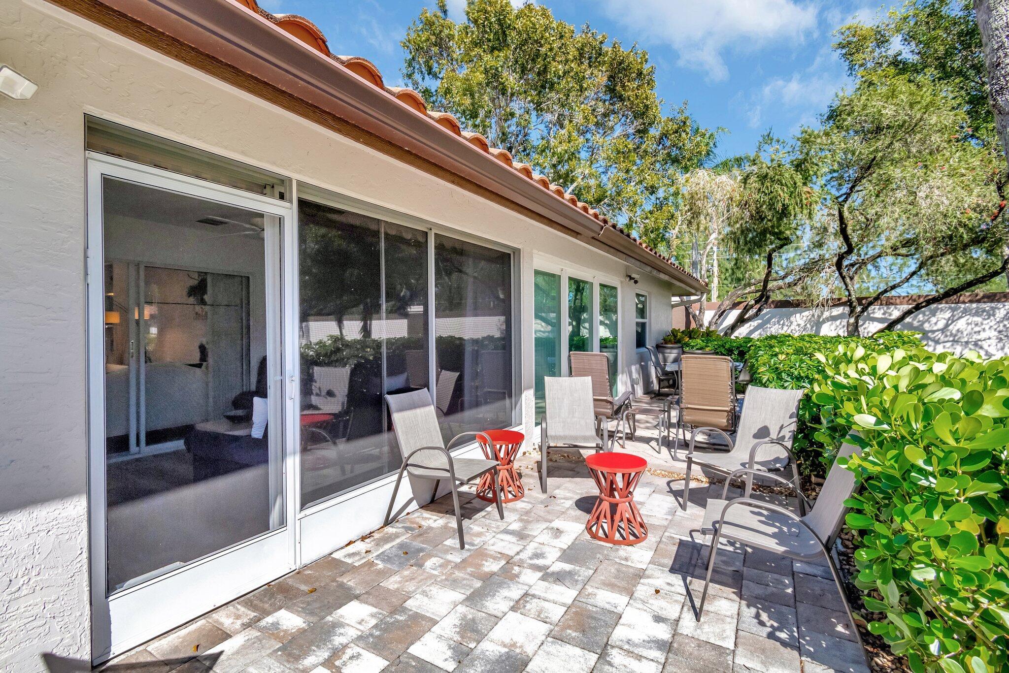 HUNTINGTON POINTE - Residential