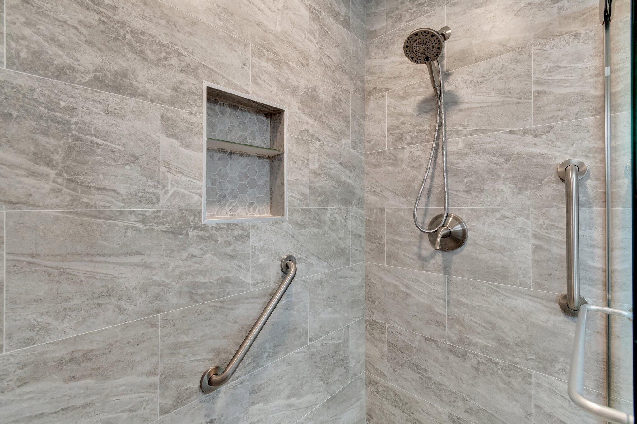 HUNTINGTON POINTE - Residential