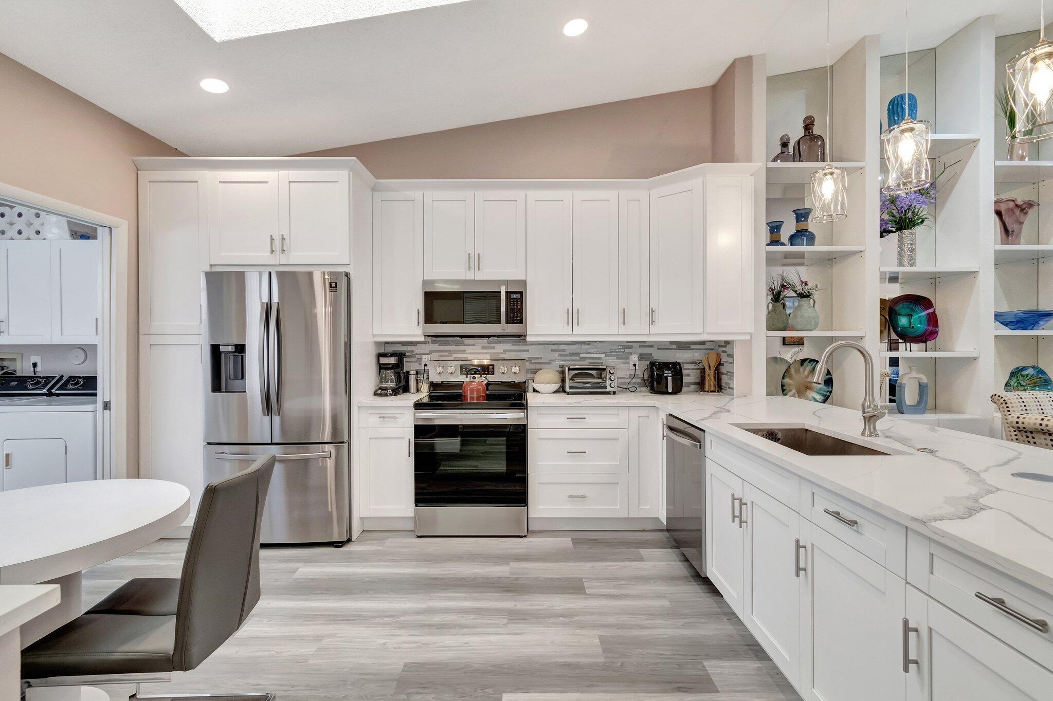 HUNTINGTON POINTE - Residential