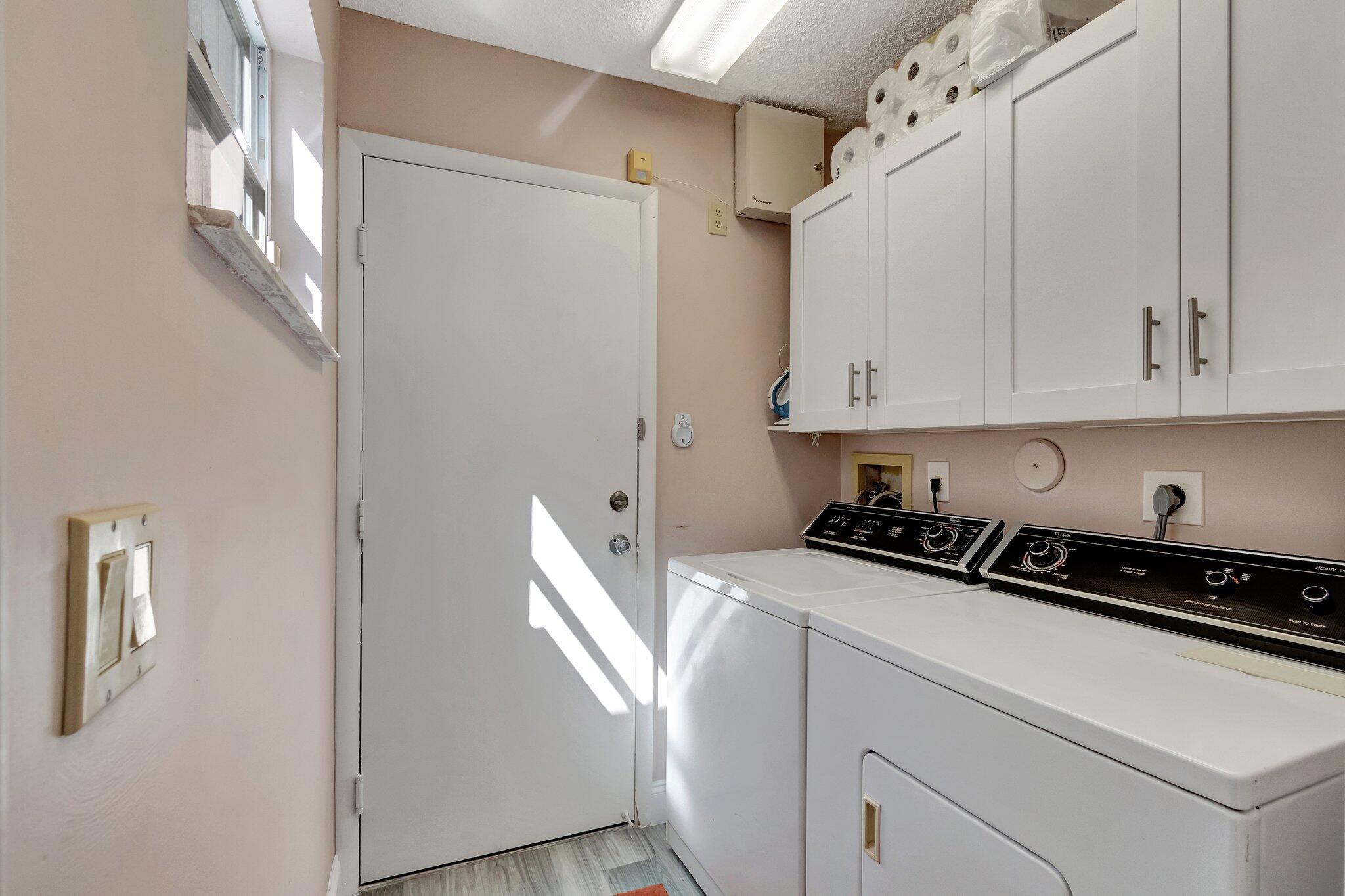 HUNTINGTON POINTE - Residential