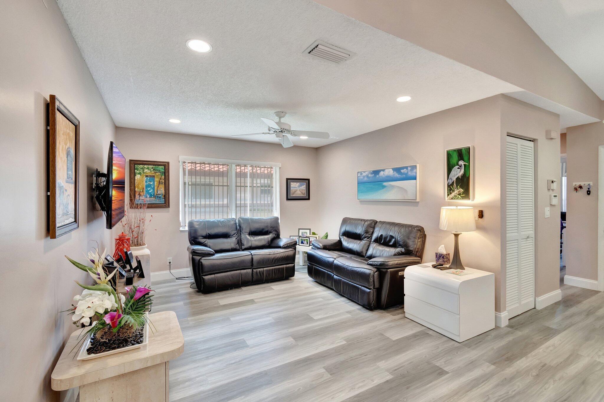 HUNTINGTON POINTE - Residential