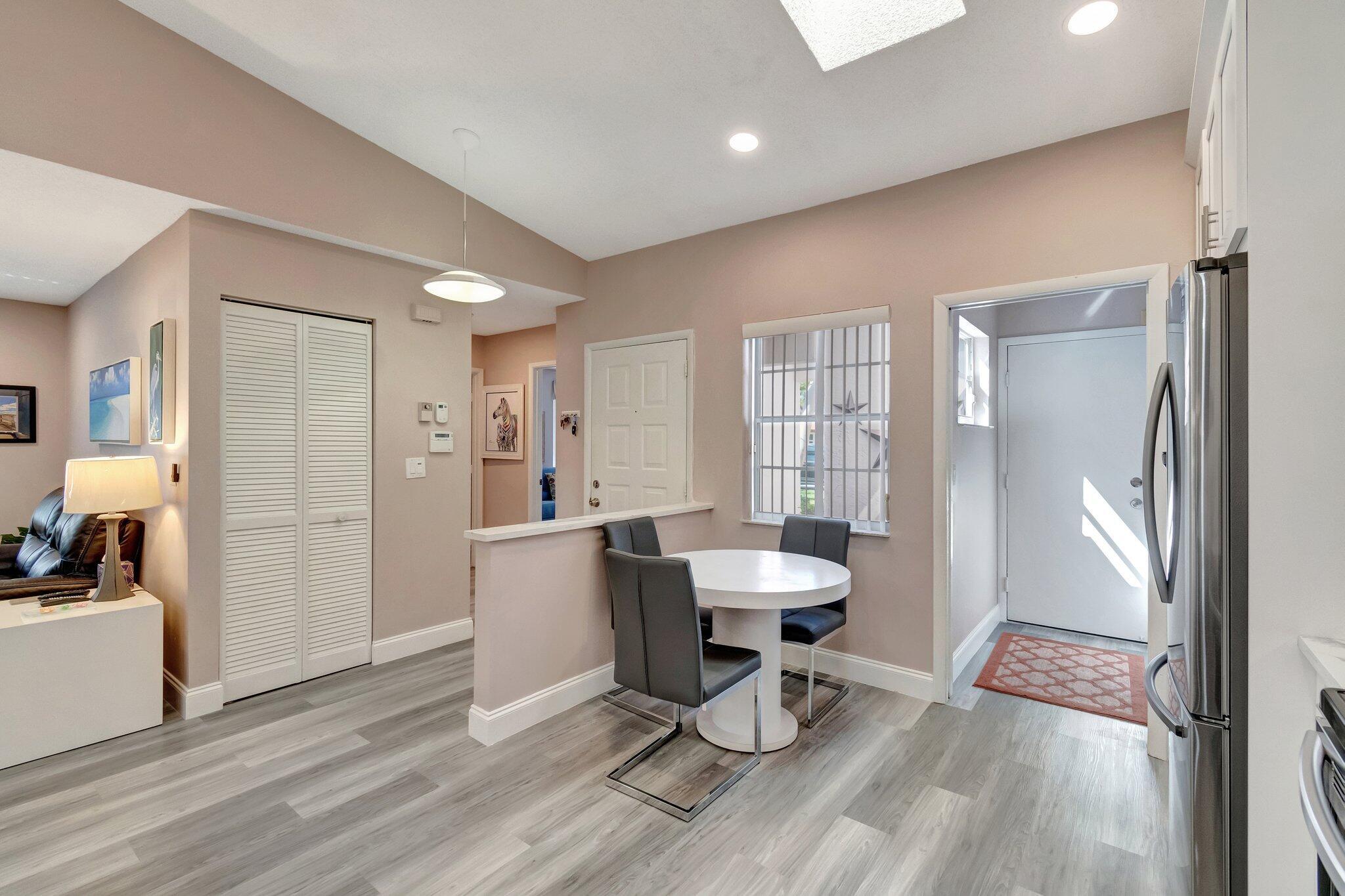 HUNTINGTON POINTE - Residential