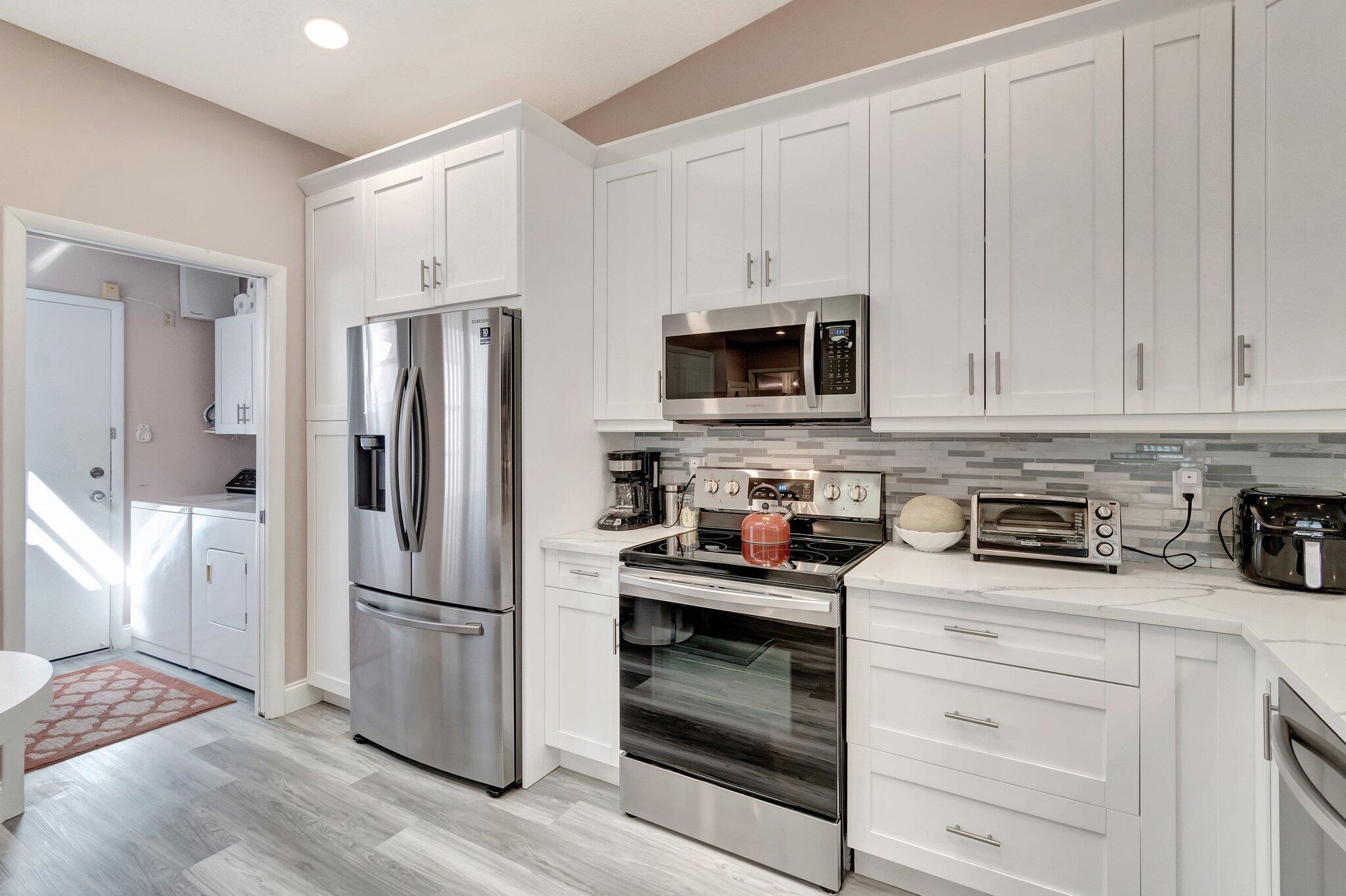 HUNTINGTON POINTE - Residential