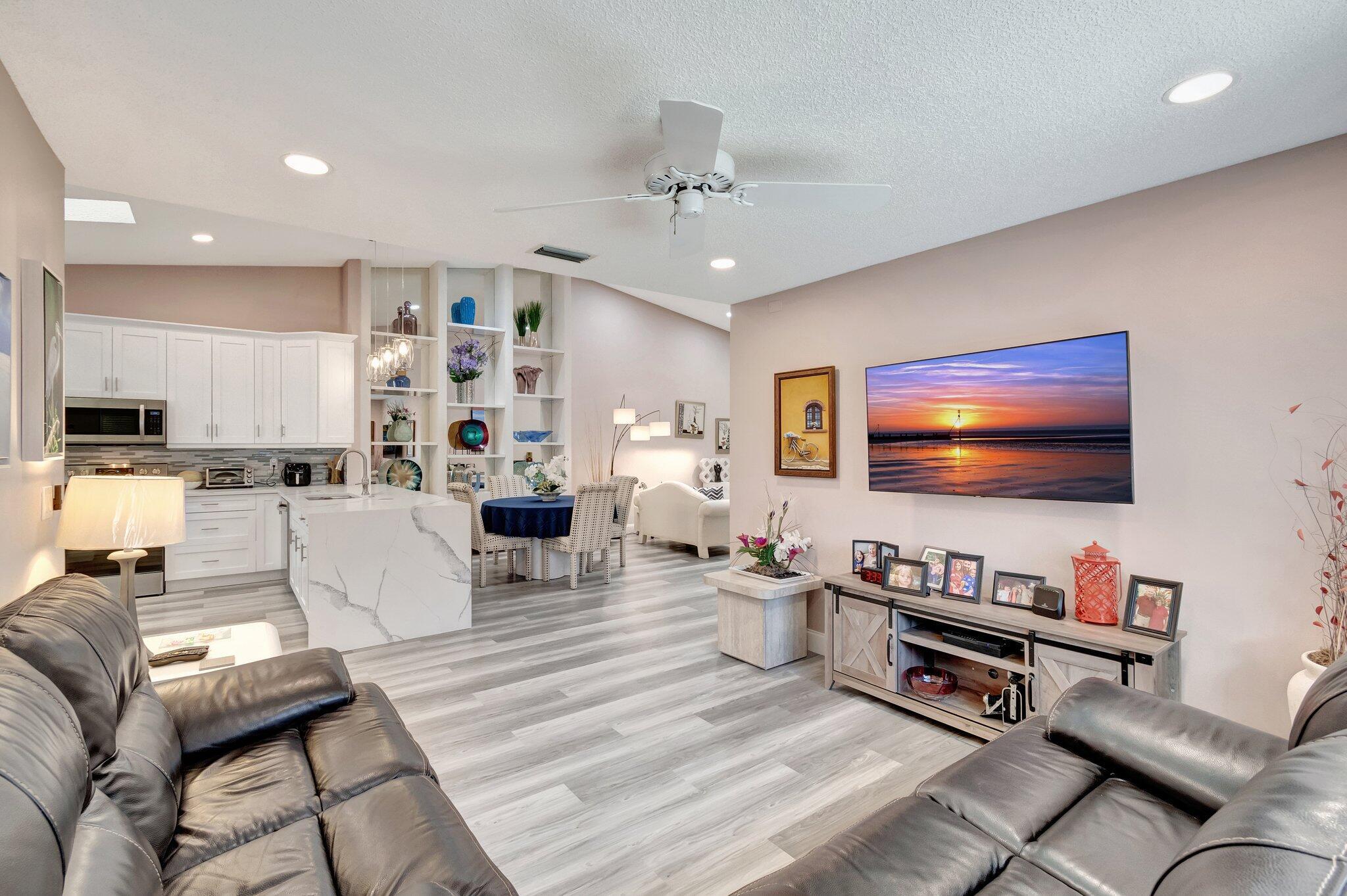 HUNTINGTON POINTE - Residential