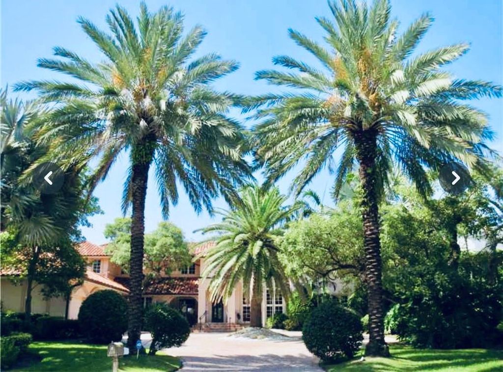 Photo of 8 Harborage, Fort Lauderdale, FL 33316 (MLS # F10550947)