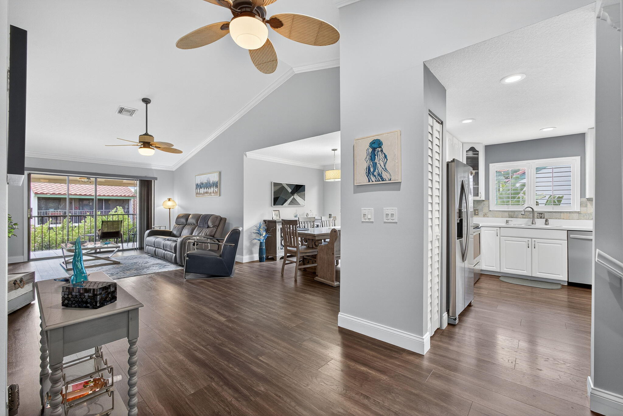 13 Lexington Lane E H