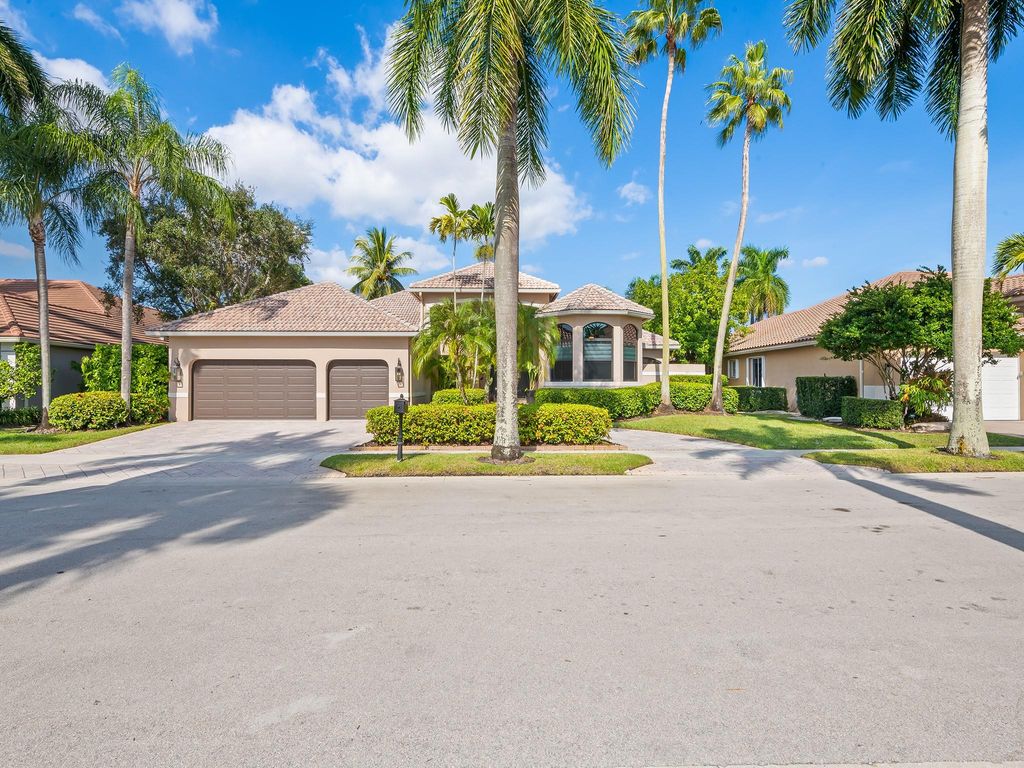 Photo of 2583 Mayfair Ln, Weston, FL 33327 (MLS # F10539481)