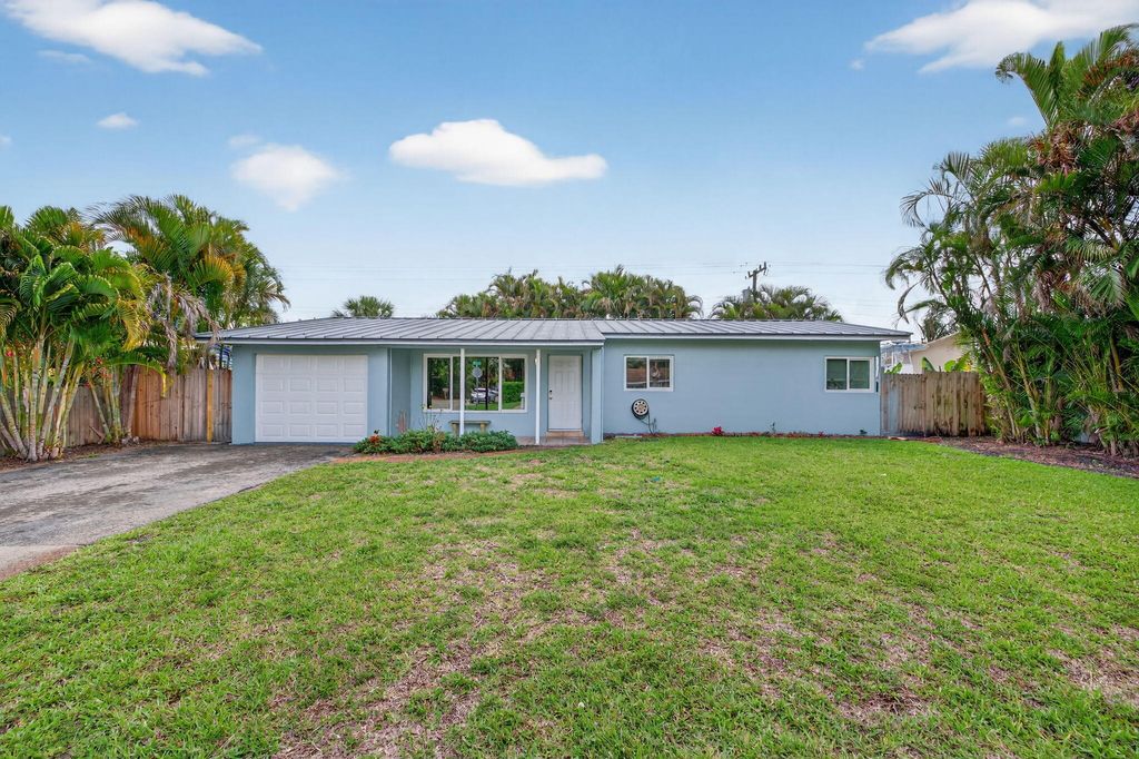 Photo of 3140 NE 9th Avenue, Pompano Beach, FL 33064 (MLS # B26009423)