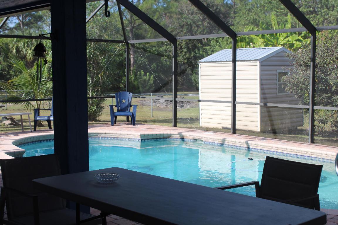 FELLSMERE FARMS CO S/D OF UNSURVEYED TWP 31 RNG 37 - Residential