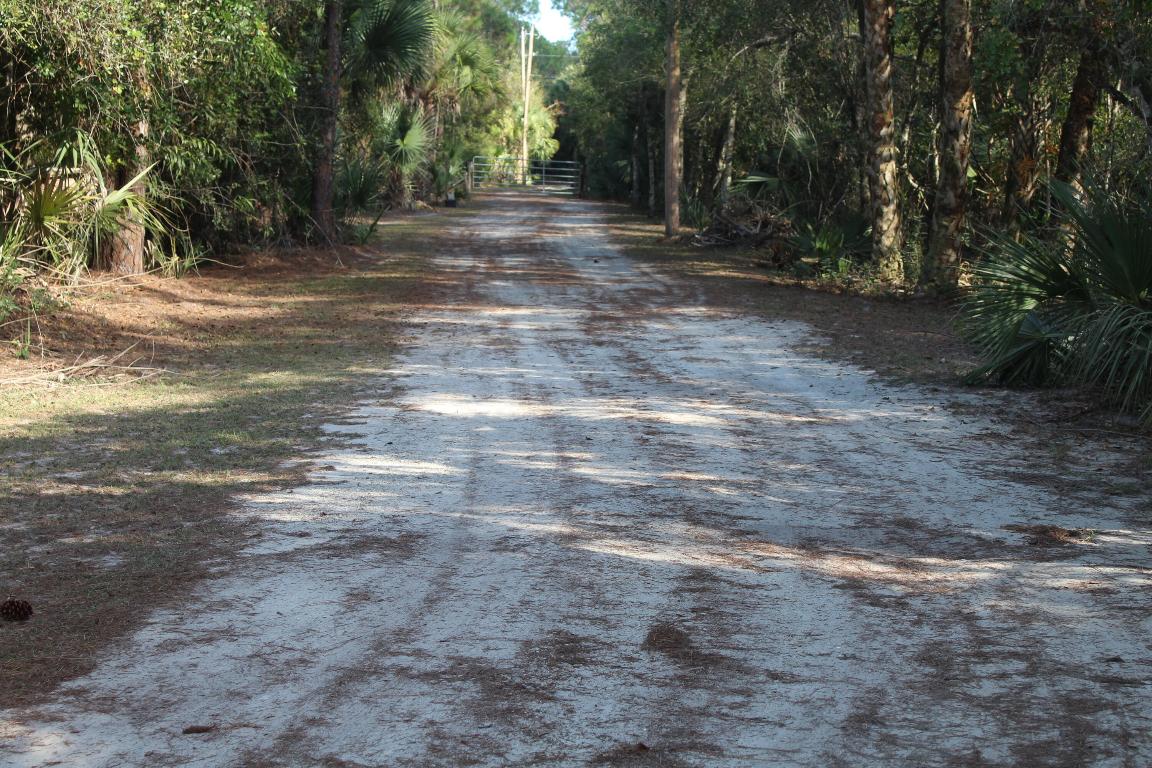 FELLSMERE FARMS CO S/D OF UNSURVEYED TWP 31 RNG 37 - Residential