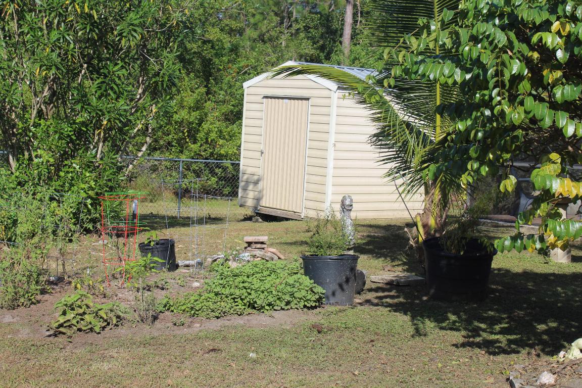 FELLSMERE FARMS CO S/D OF UNSURVEYED TWP 31 RNG 37 - Residential