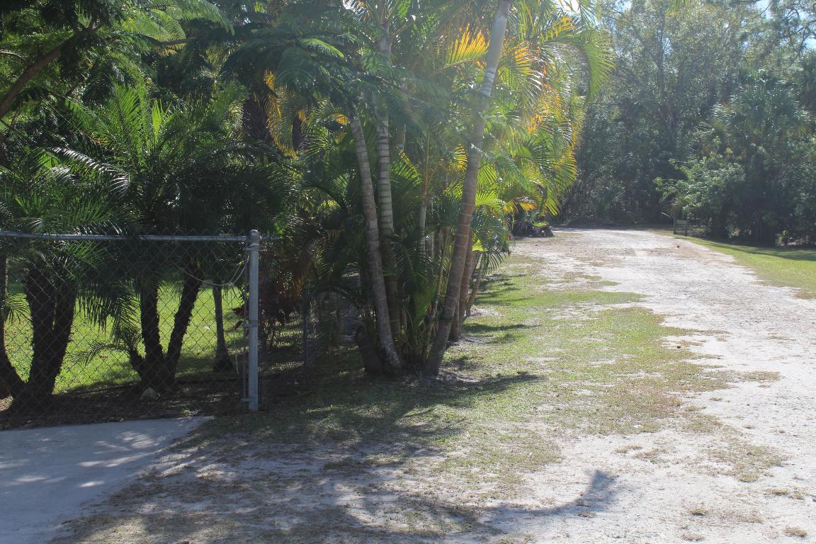 FELLSMERE FARMS CO S/D OF UNSURVEYED TWP 31 RNG 37 - Residential