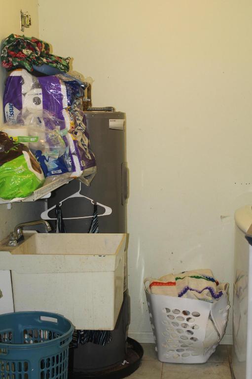 FELLSMERE FARMS CO S/D OF UNSURVEYED TWP 31 RNG 37 - Residential