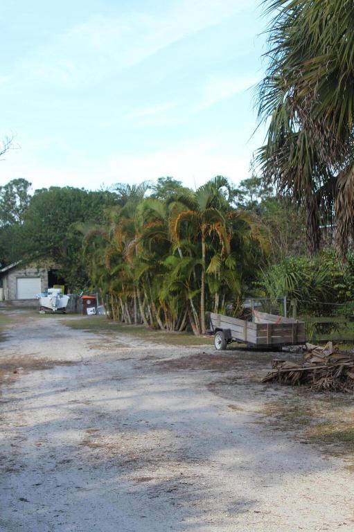 FELLSMERE FARMS CO S/D OF UNSURVEYED TWP 31 RNG 37 - Residential