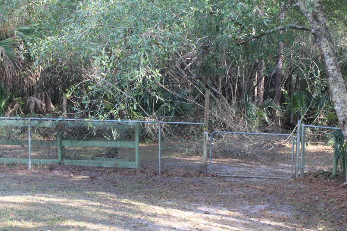 FELLSMERE FARMS CO S/D OF UNSURVEYED TWP 31 RNG 37 - Residential