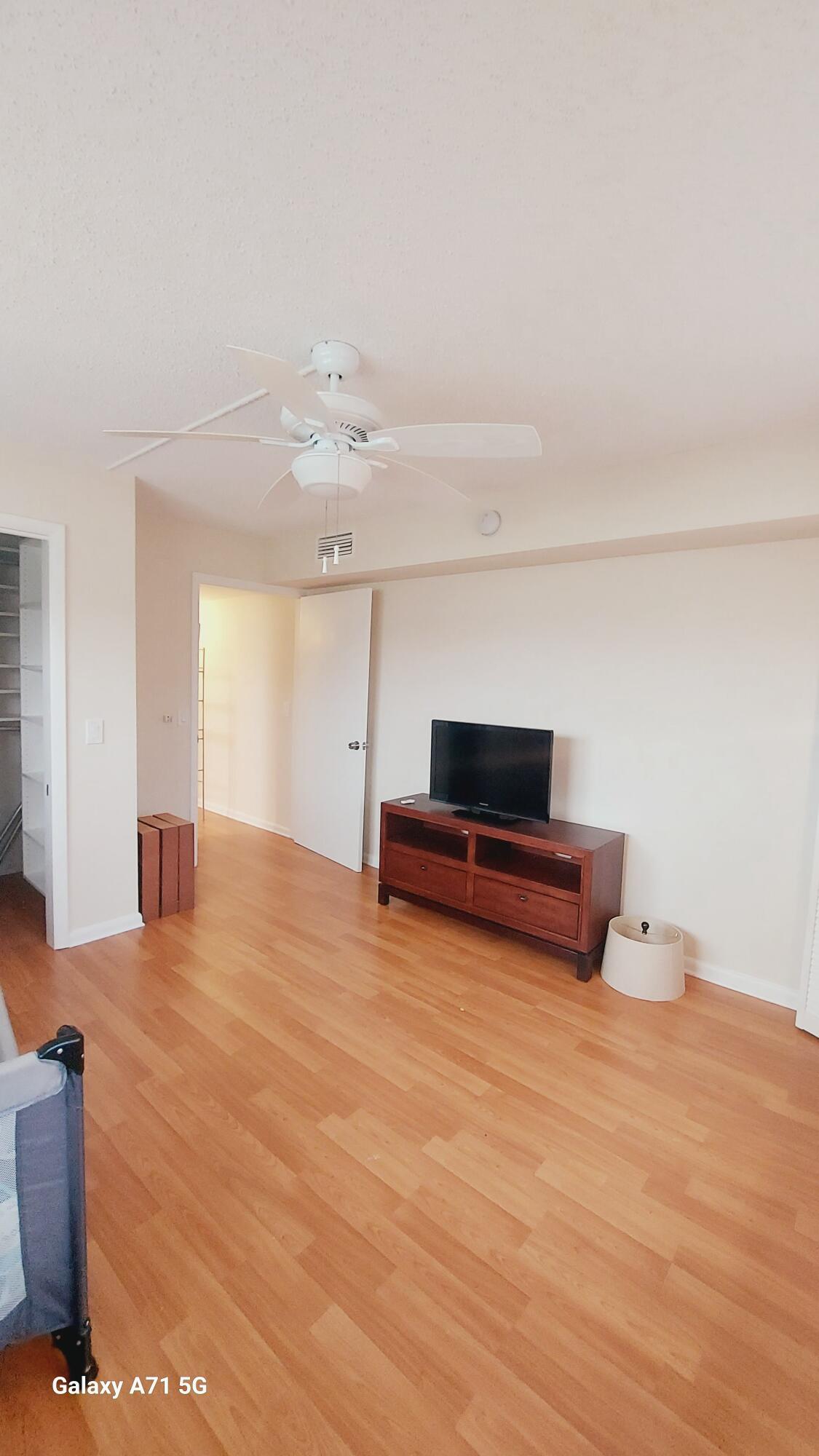 AINSLIE AT CENTURY VILLAGE CONDO - Residential