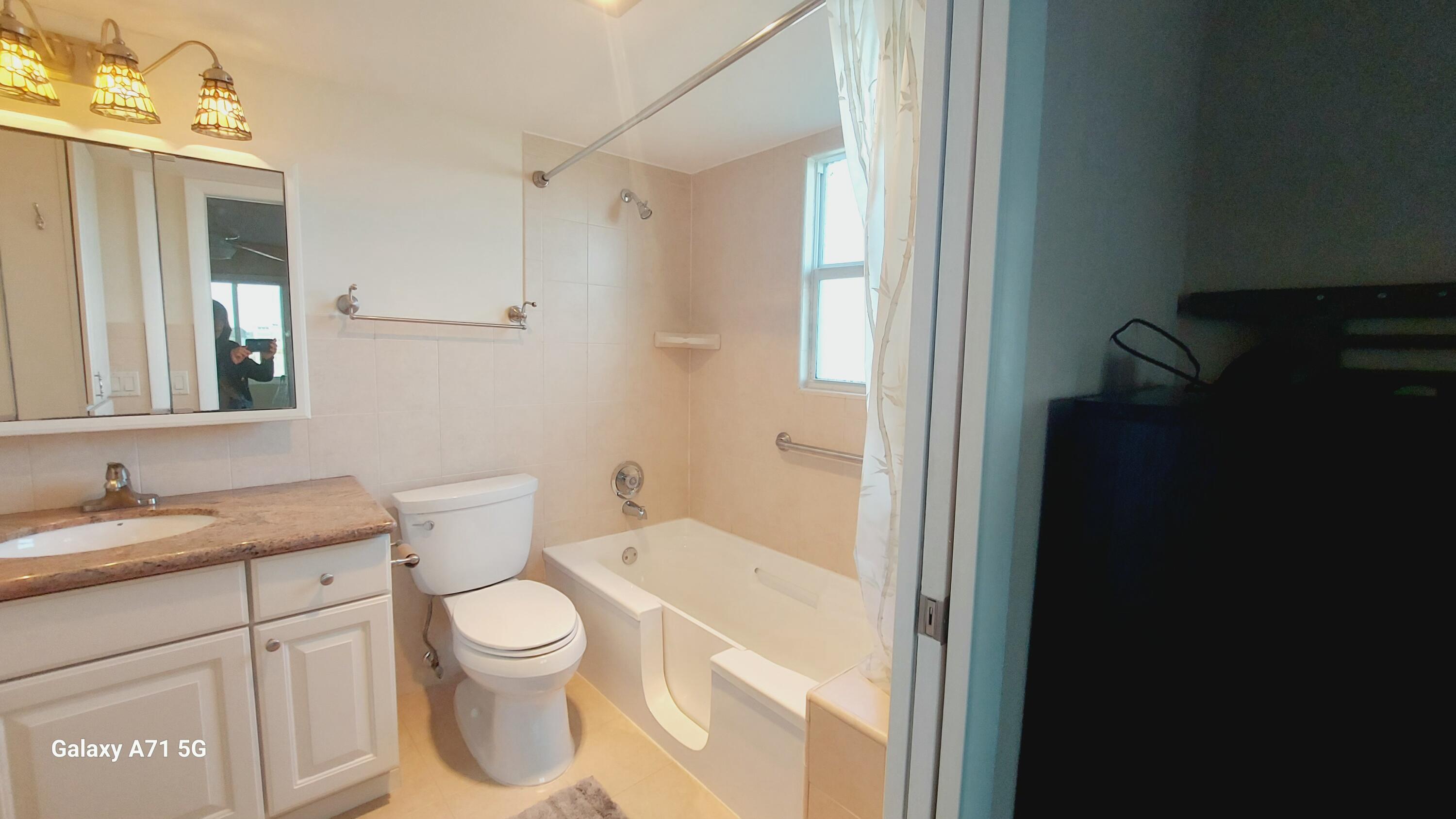 AINSLIE AT CENTURY VILLAGE CONDO - Residential