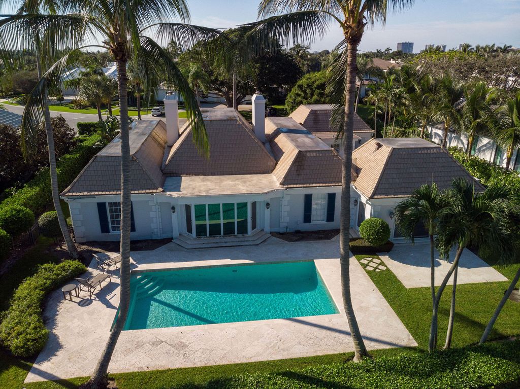 Photo of 971 Lake House Drive, North Palm Beach, FL 33408 (MLS # R11168614)