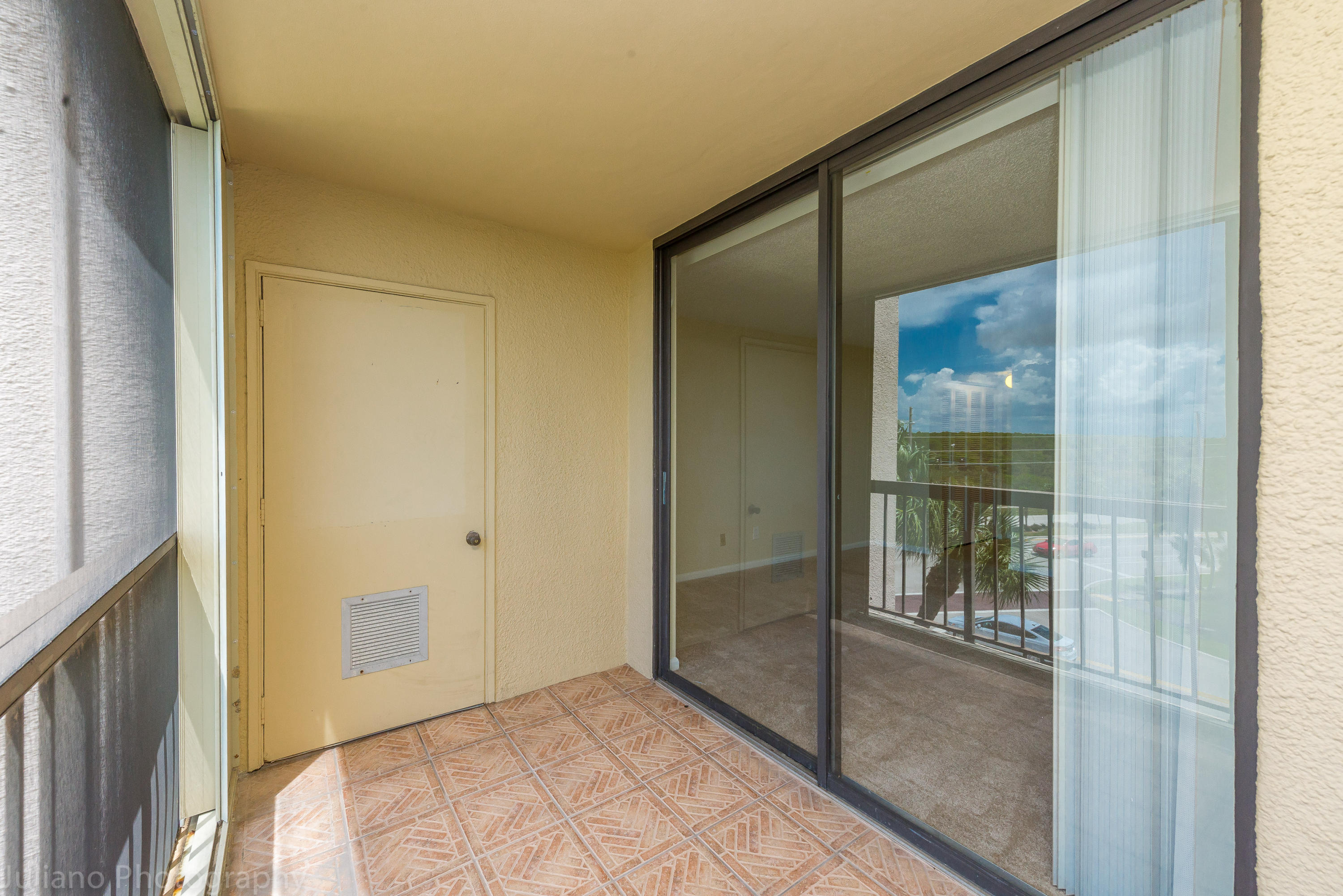 JUPITER OCEAN AND RACQUET CLUB ONE CONDO AND MIDRI - Residential Lease