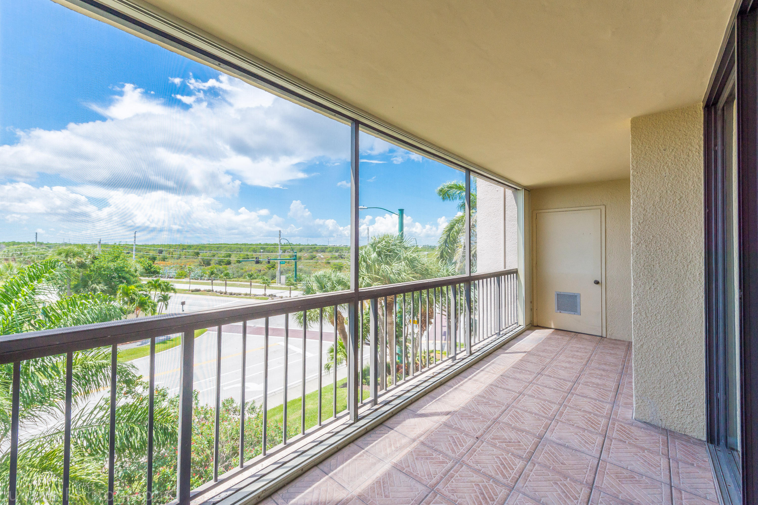 JUPITER OCEAN AND RACQUET CLUB ONE CONDO AND MIDRI - Residential Lease