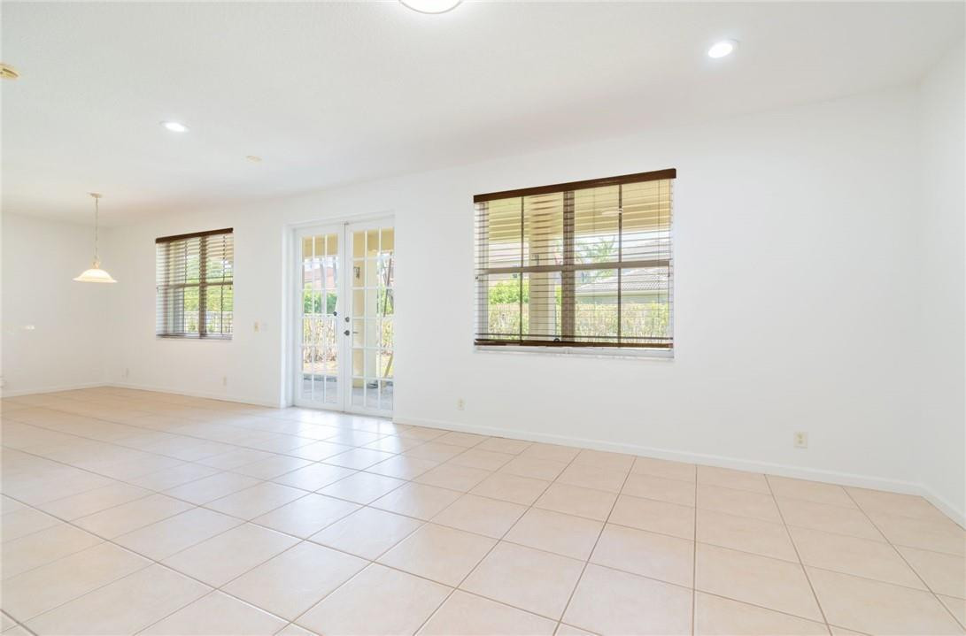 SAVANNA - THE GLADES - Residential Lease