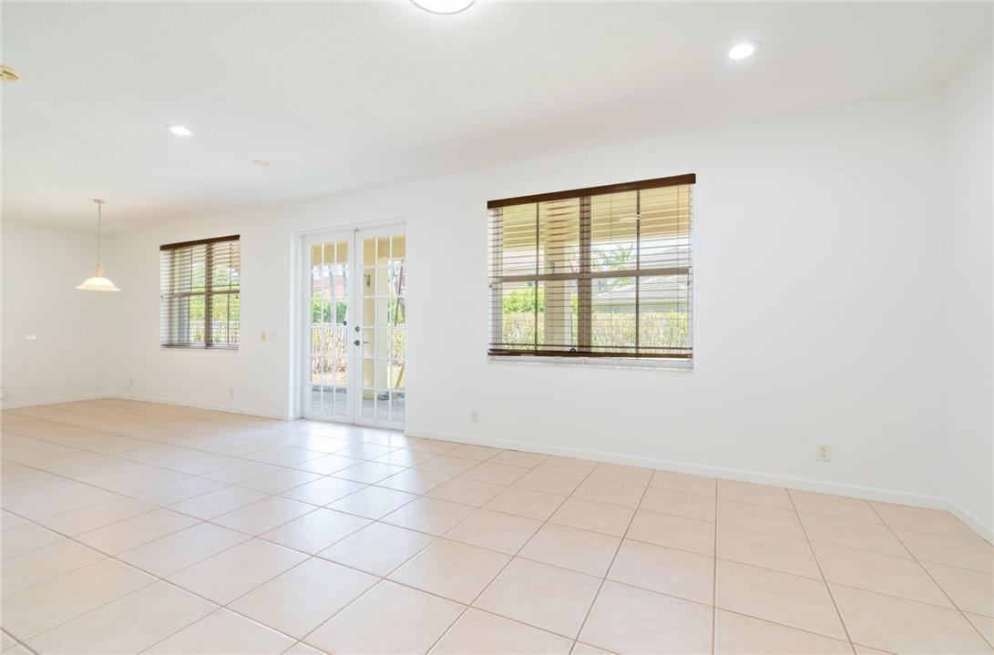 SAVANNA - THE GLADES - Residential Lease